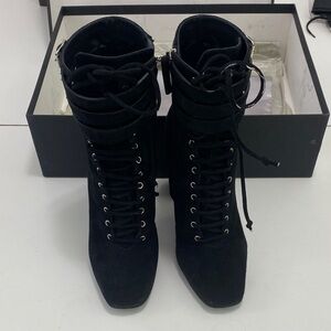 Chic Black Lace-Up Women's Boots
